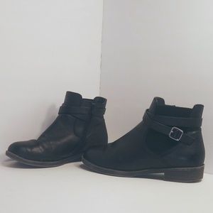 Black Propet booties size 8